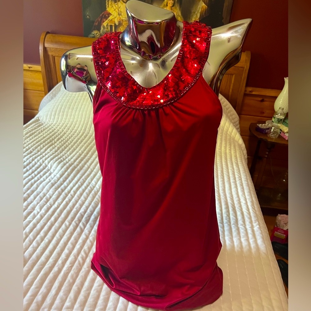GUESS NWOT Red embellished Sequin Holiday Shift Dress sz S